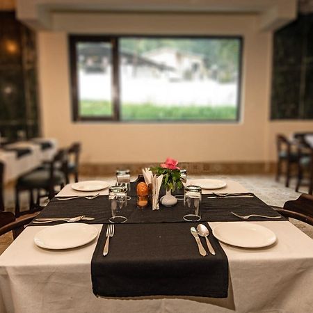 Langdale Manor Hotel Нейнитал Екстериор снимка