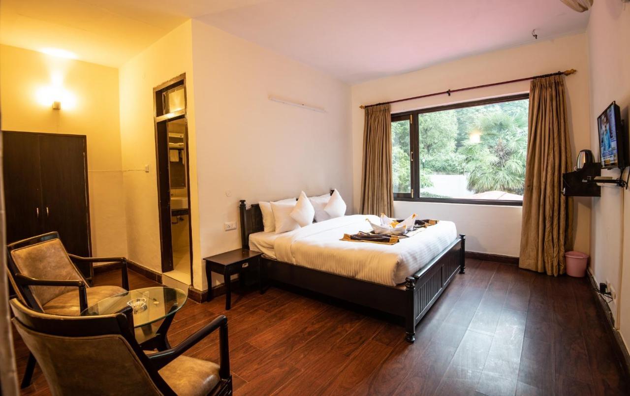 Langdale Manor Hotel Нейнитал Екстериор снимка