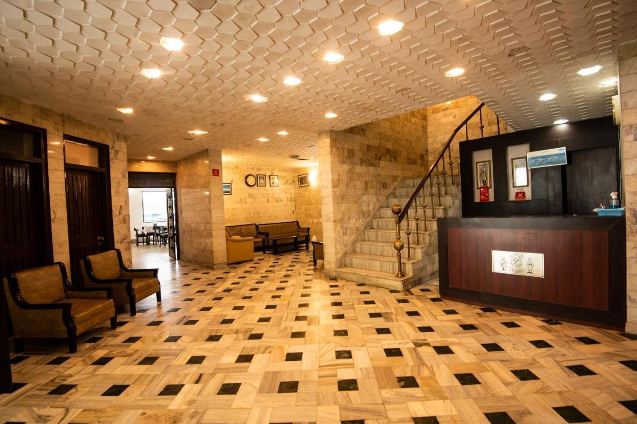Langdale Manor Hotel Нейнитал Екстериор снимка