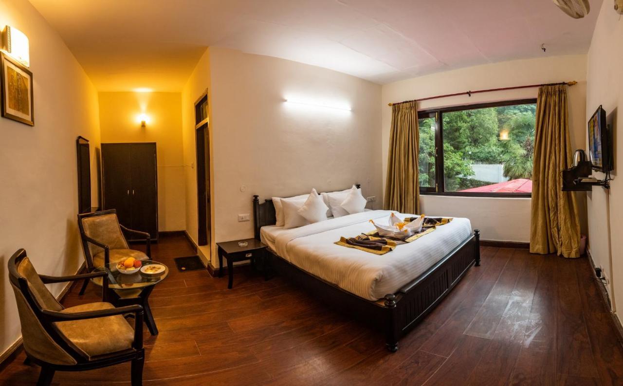 Langdale Manor Hotel Нейнитал Екстериор снимка