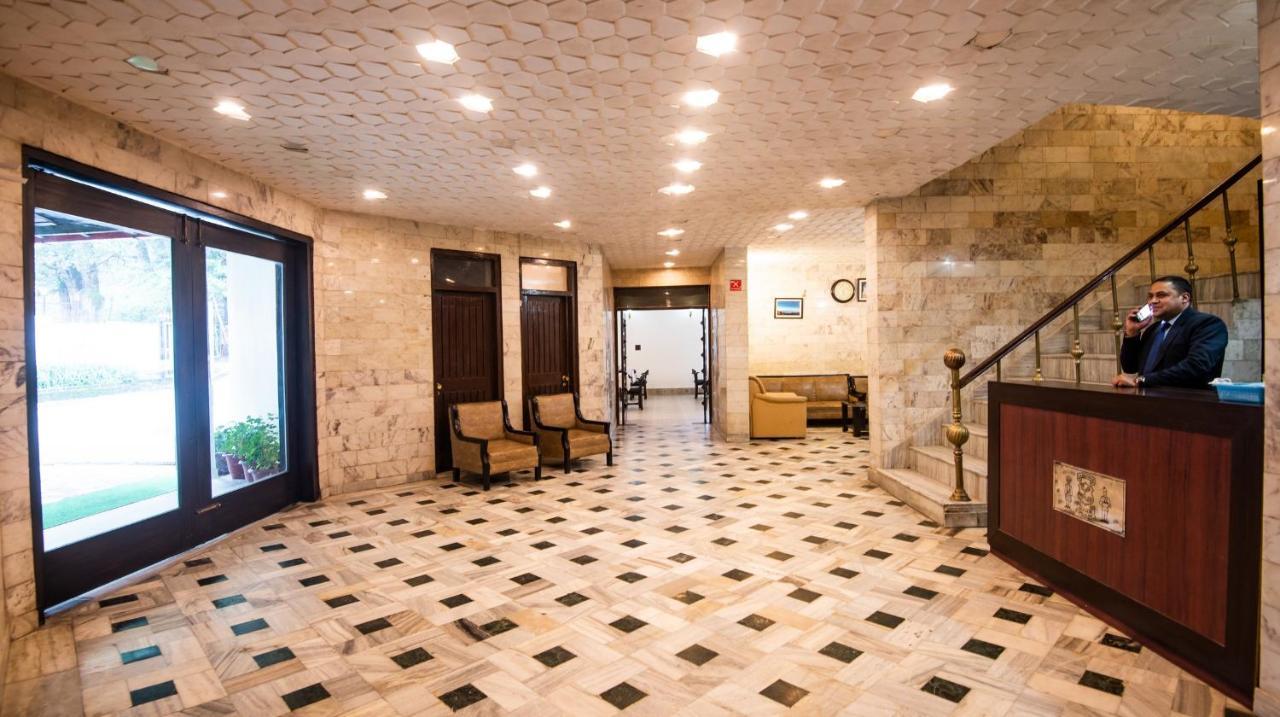Langdale Manor Hotel Нейнитал Екстериор снимка