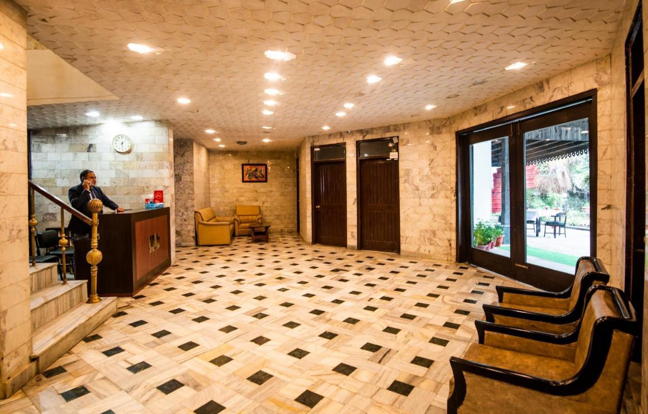 Langdale Manor Hotel Нейнитал Екстериор снимка