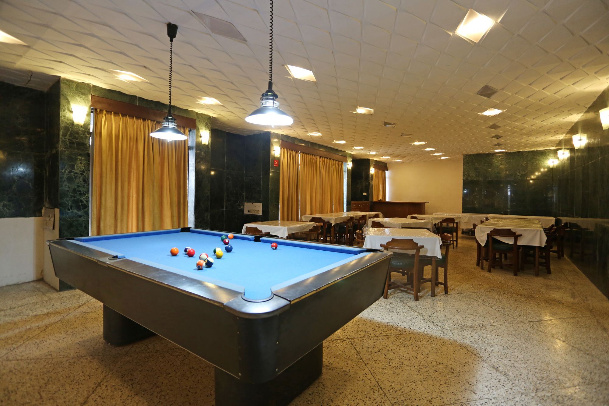 Langdale Manor Hotel Нейнитал Екстериор снимка